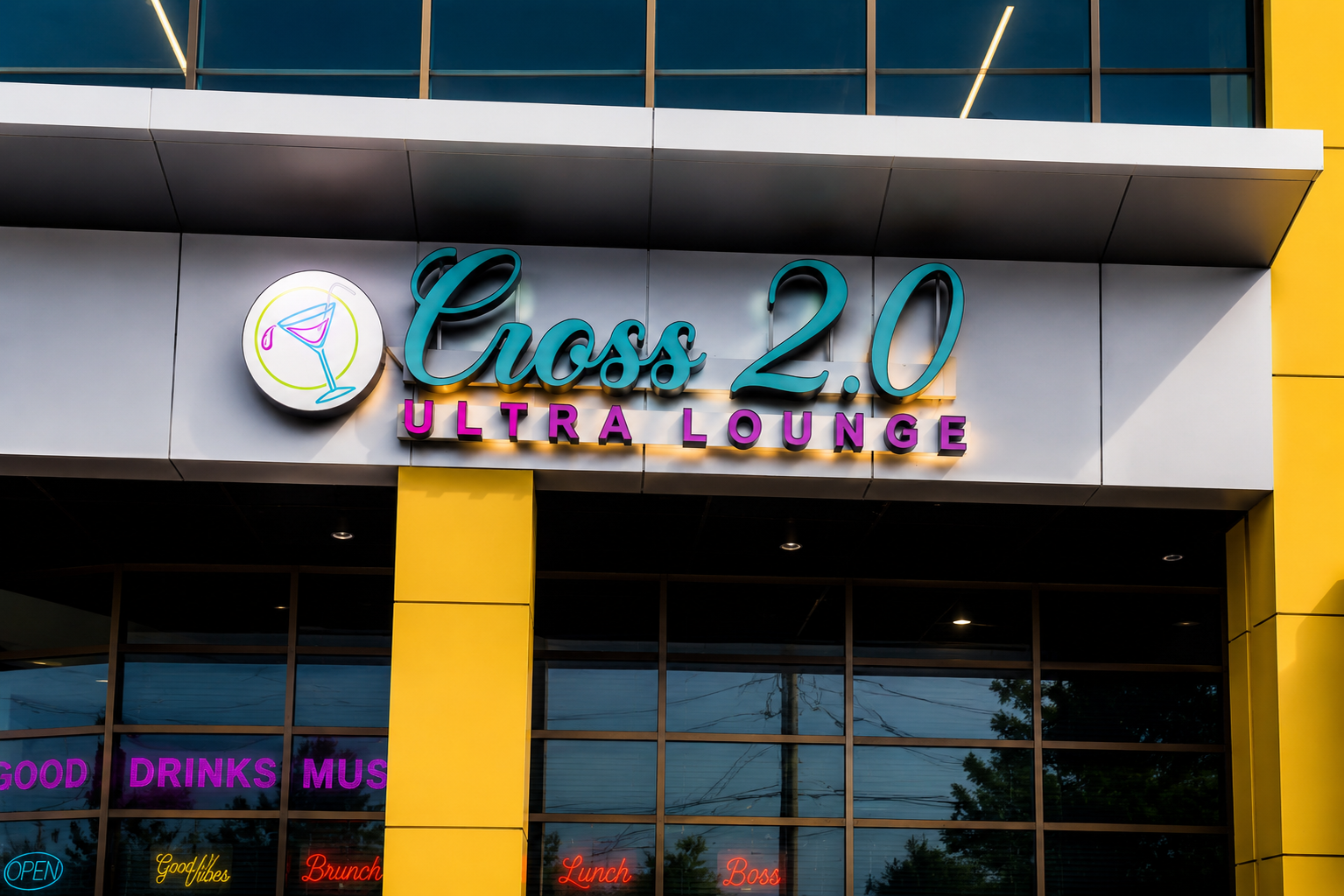 Cross Ultra Lounge 2.0 | Indianapolis Lounge & Dining